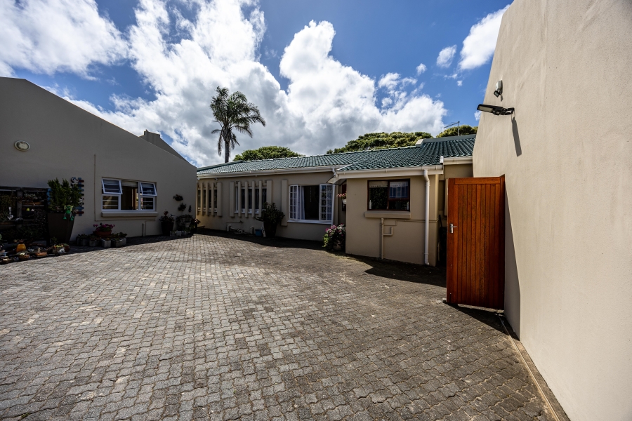 3 Bedroom Property for Sale in Beacon Bay Eastern Cape